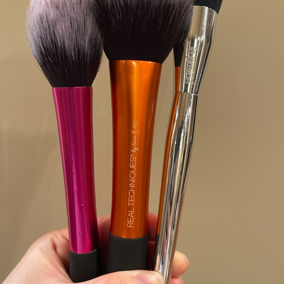 Makeup items - Picture 2 of 2